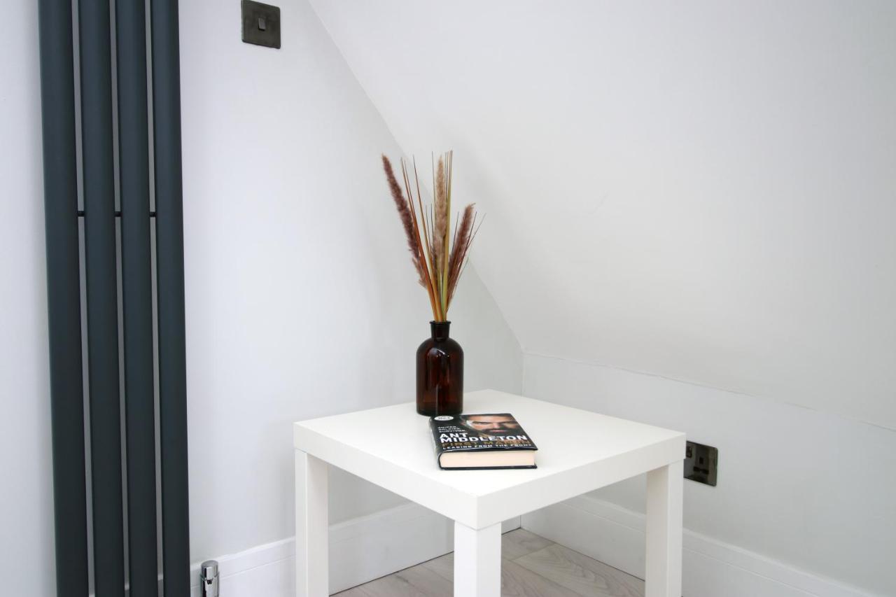 New 2 Bed Comfort - Functional - Secure - Private Cardiff Eksteriør bilde