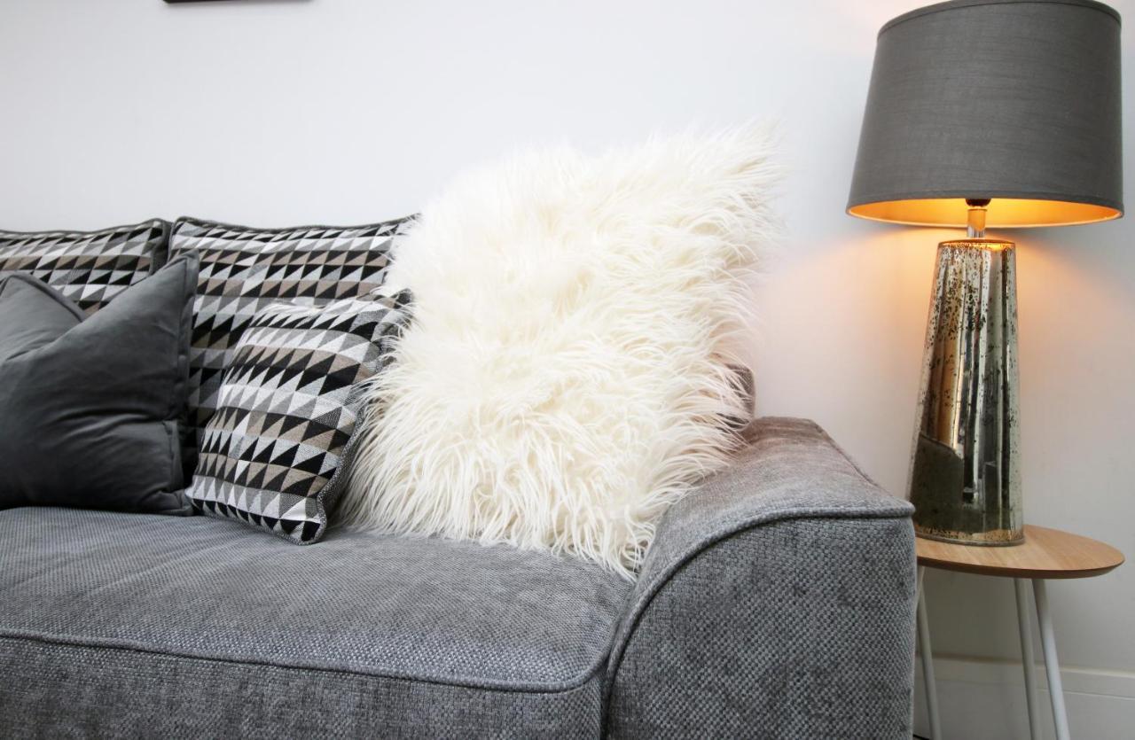 New 2 Bed Comfort - Functional - Secure - Private Cardiff Eksteriør bilde